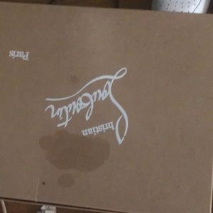 Real cl size 8.5 only worn once still got red good sole on them and still good